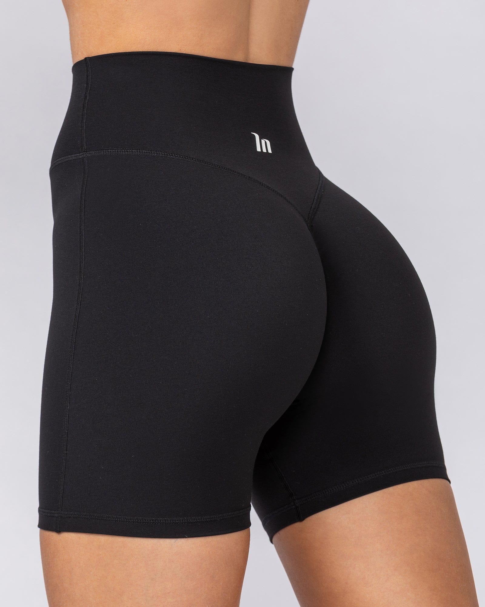 Aura Peachy Invisible Scrunch Bike Shorts Black - Muscle Nation women's bike shorts
