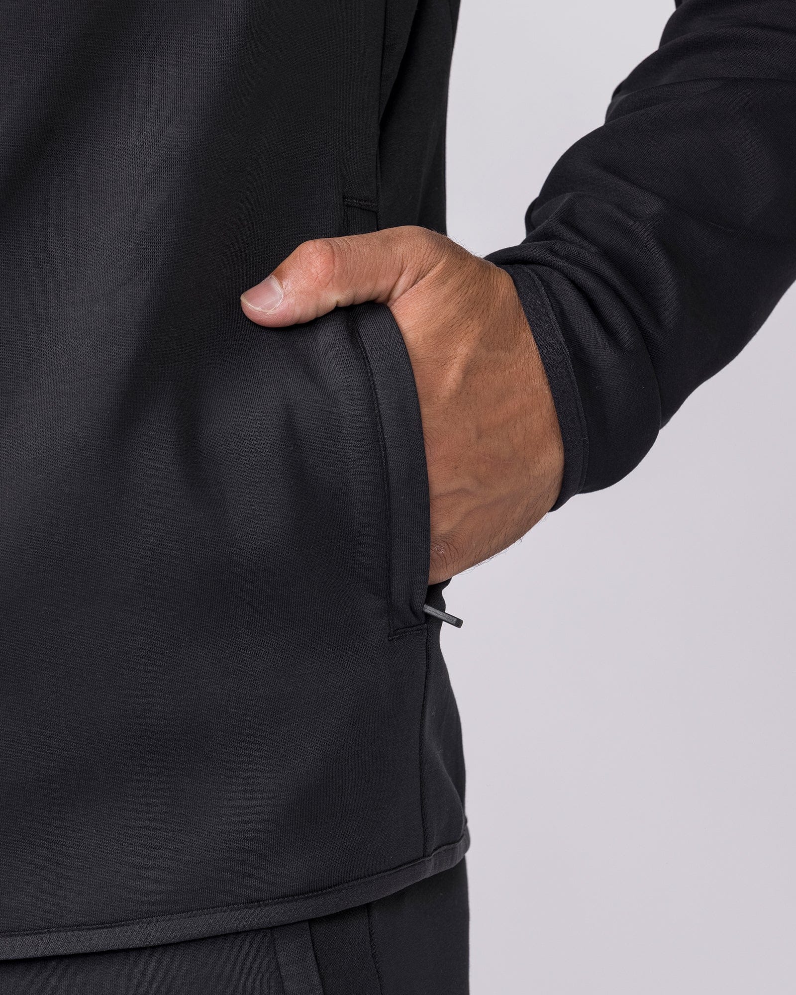 Essential Tech Zip Hoodie - Black