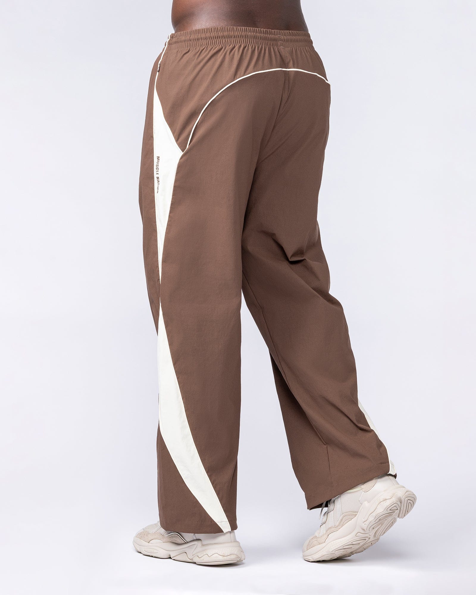 Command Windbreaker Pants - Brown