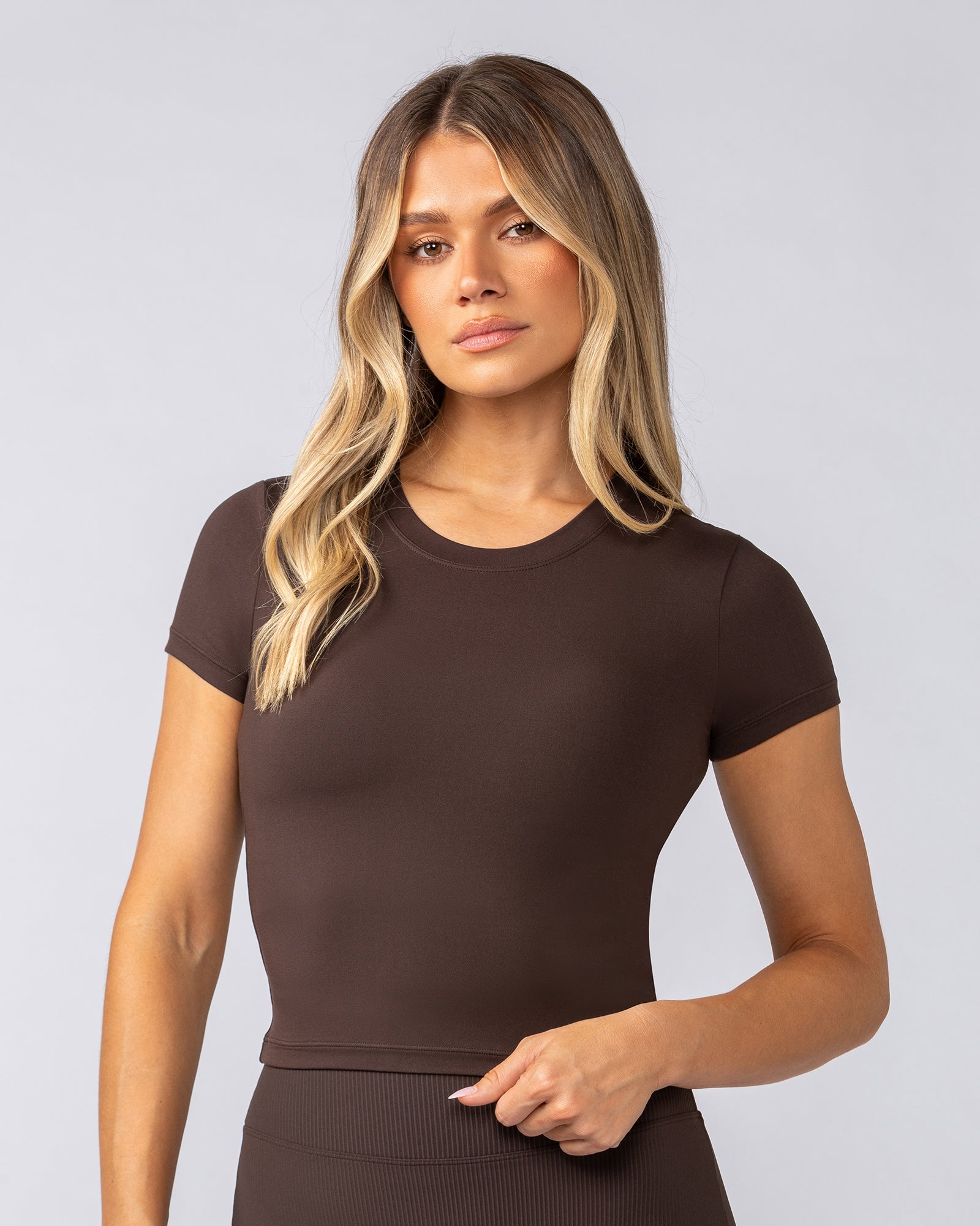 Muscle Nation Crop Tops Essential Cropped Tee - Cocoa