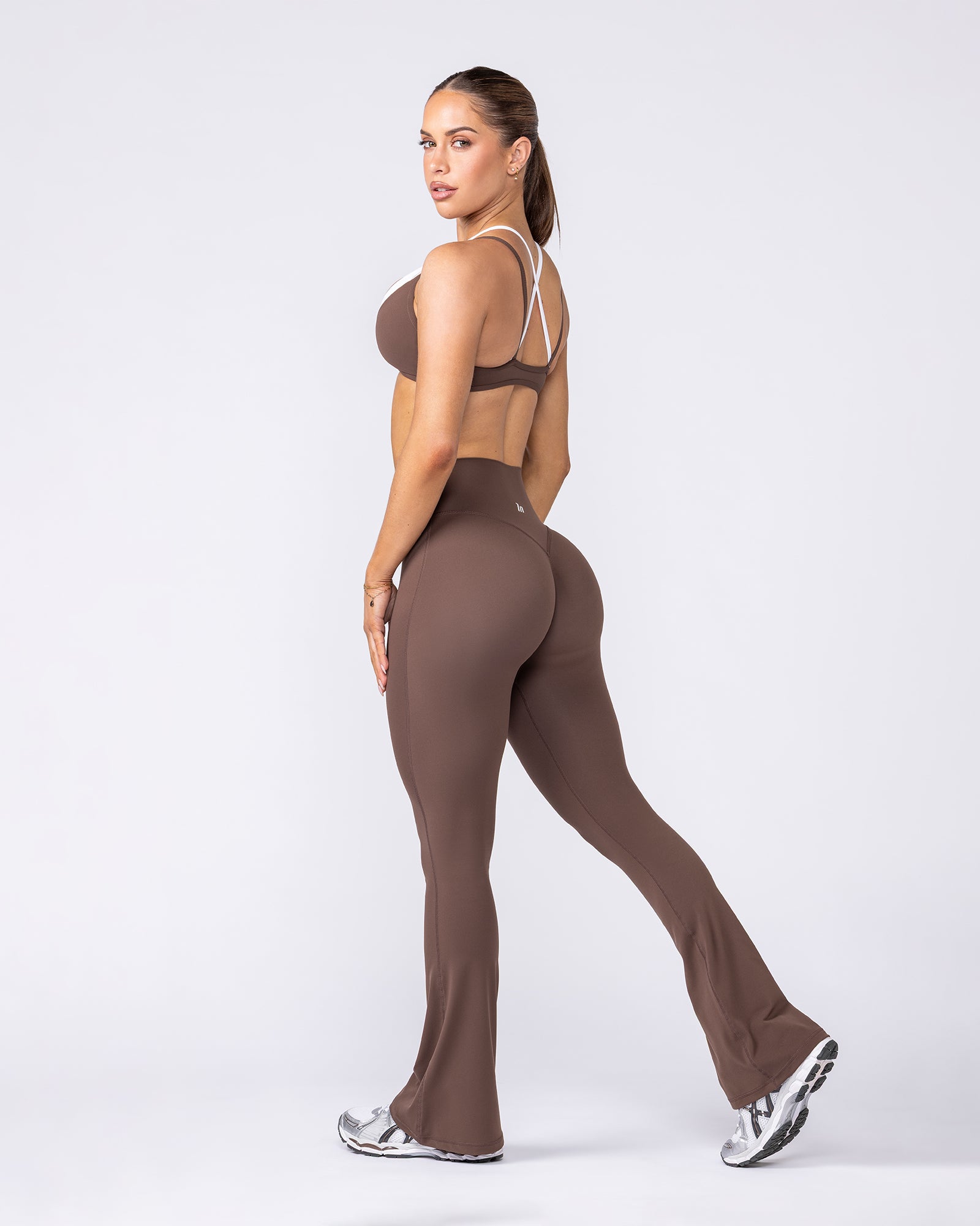 Muscle Nation Leggings Aura Peachy Invisible Scrunch Flare Leggings Regular - Chestnut
