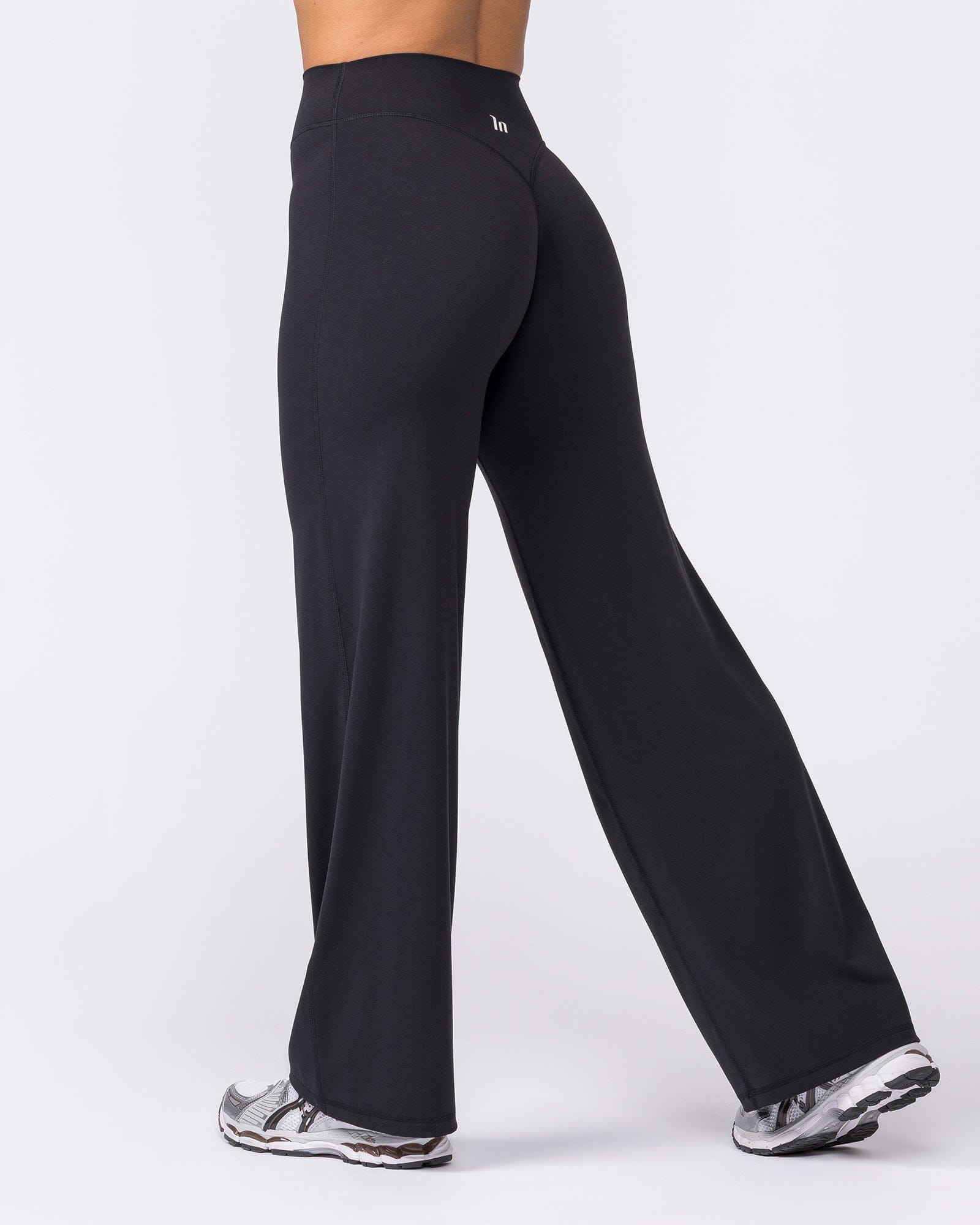 Muscle Nation Leggings Aura Straight Leg Leggings Short - Black