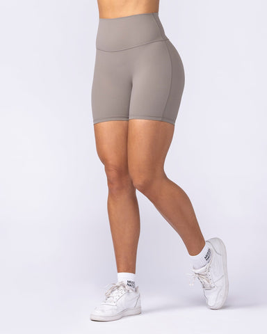 Muscle Nation Shorts Aura Peachy High Invisible Scrunch Bike Shorts - Oat