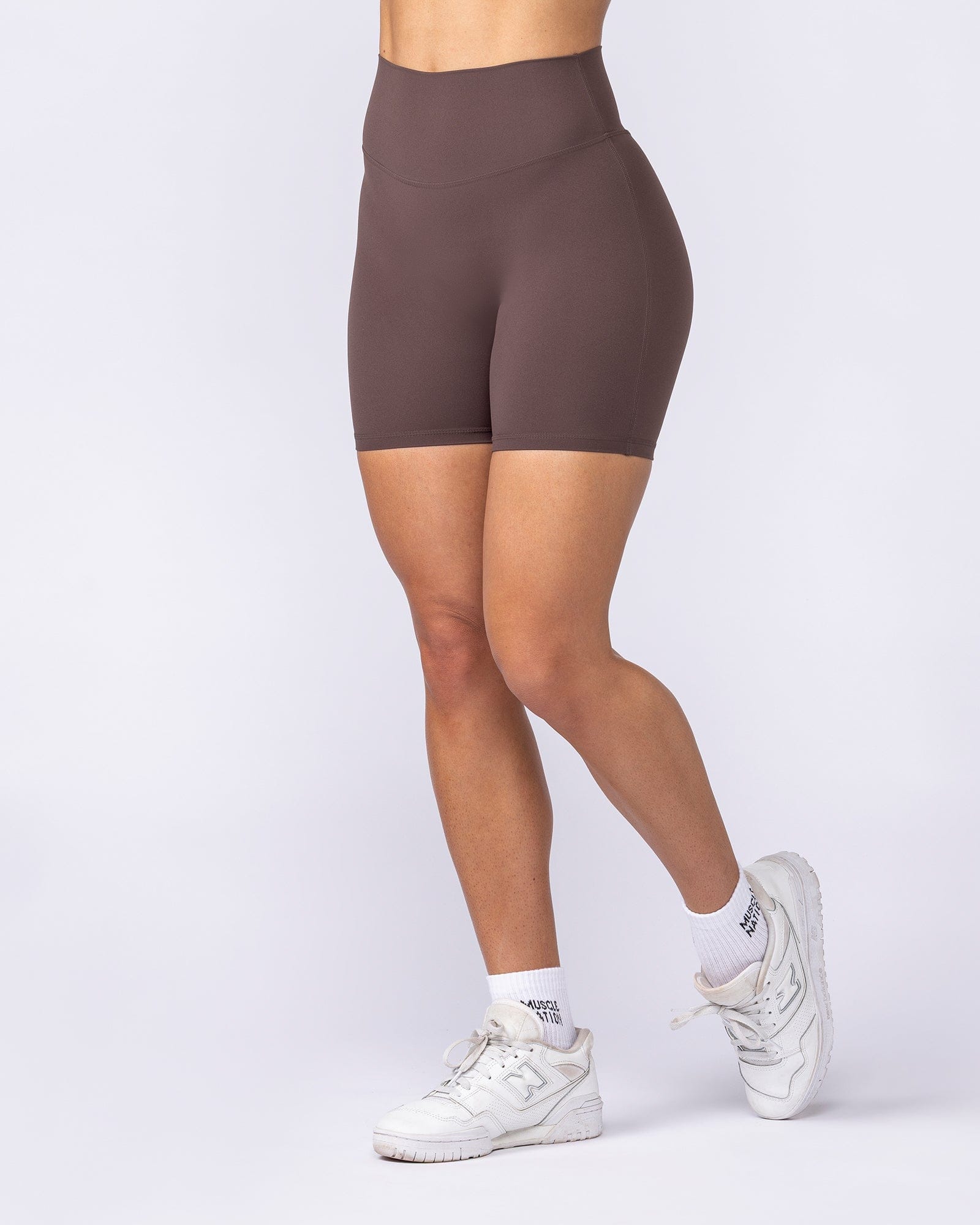 Muscle Nation Shorts Aura Peachy Invisible Scrunch Bike Shorts - Cola