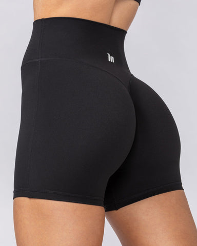 Muscle Nation Shorts Aura Peachy Invisible Scrunch Midway Shorts - Black