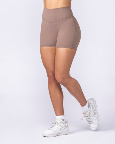 Muscle Nation Shorts Aura Peachy Invisible Scrunch Midway Shorts - Cookie