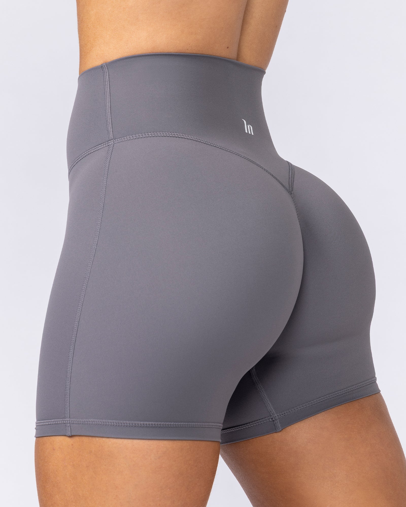 Muscle Nation Shorts Aura Peachy Invisible Scrunch Midway Shorts - Shadow Grey