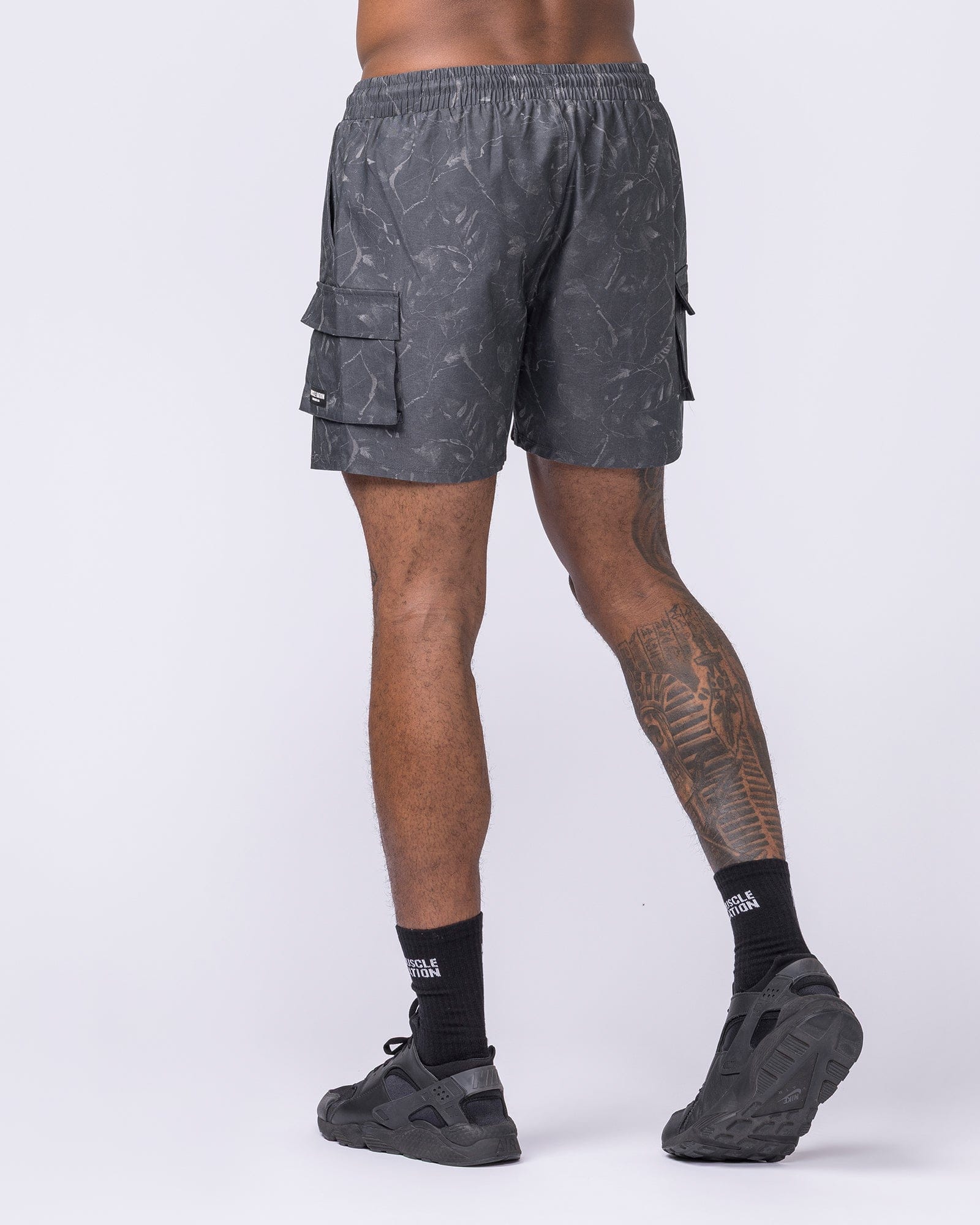 Muscle Nation Shorts Daily Cargo 5" Shorts - Washed Tree Camo Monochrome