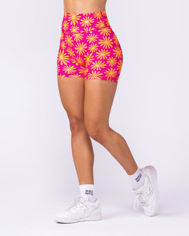 Muscle Nation Shorts Instinct Scrunch Midway Shorts - Cosmo Petals