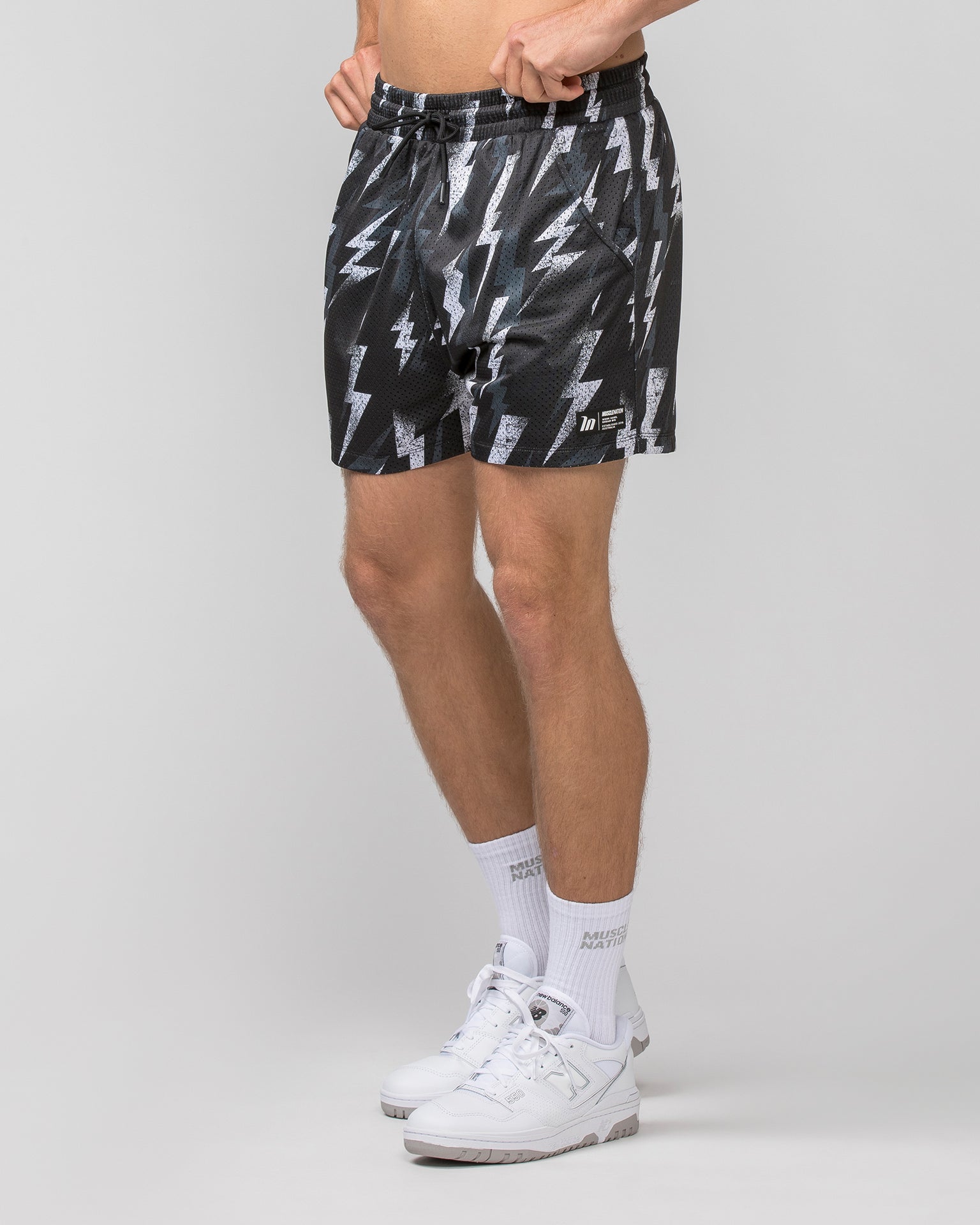 Muscle Nation Shorts Lay Up 3.5'' Shorts - Electric Bolt Print