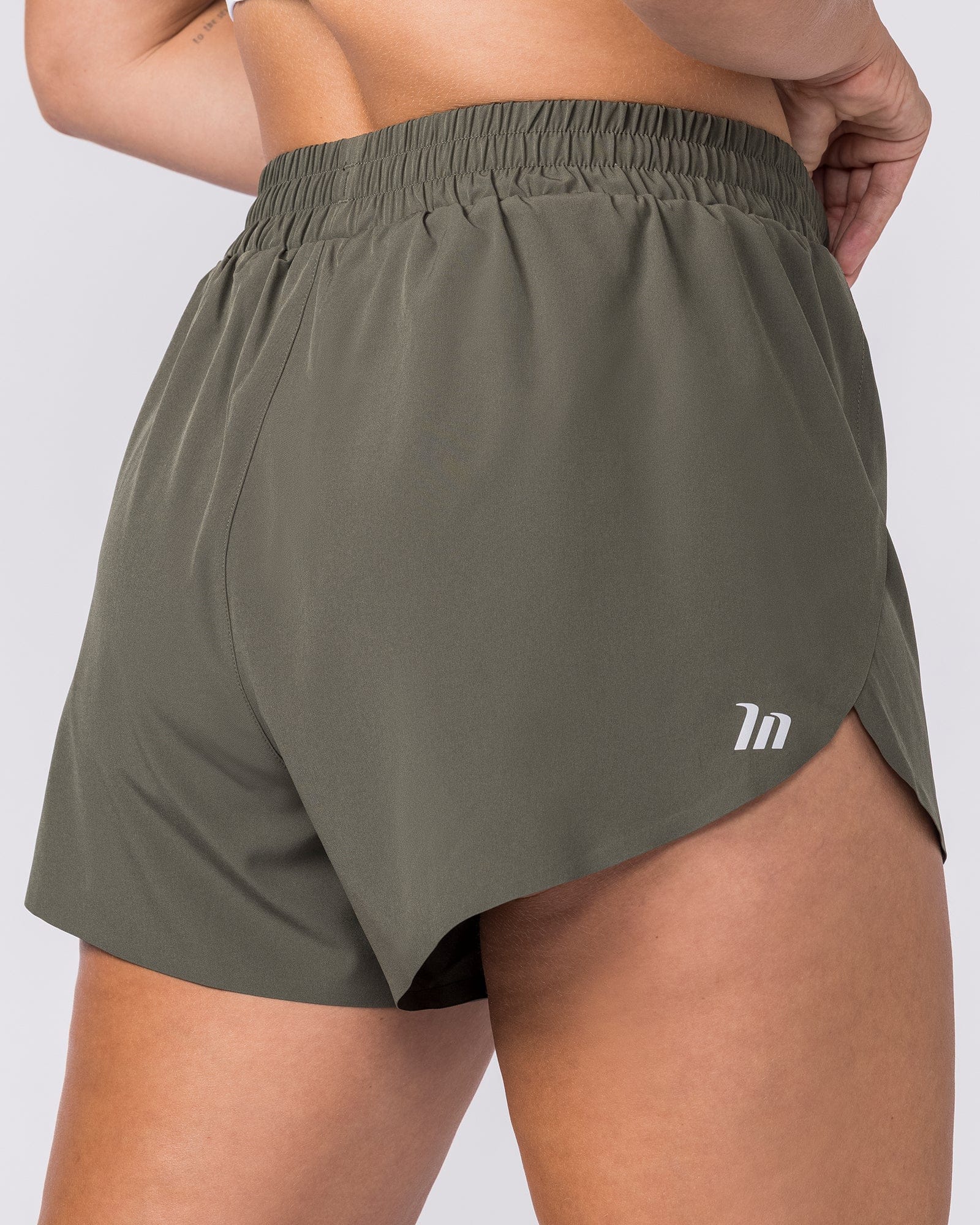 Muscle Nation Shorts Pace 3" High-Waisted Run Shorts - Dark Khaki