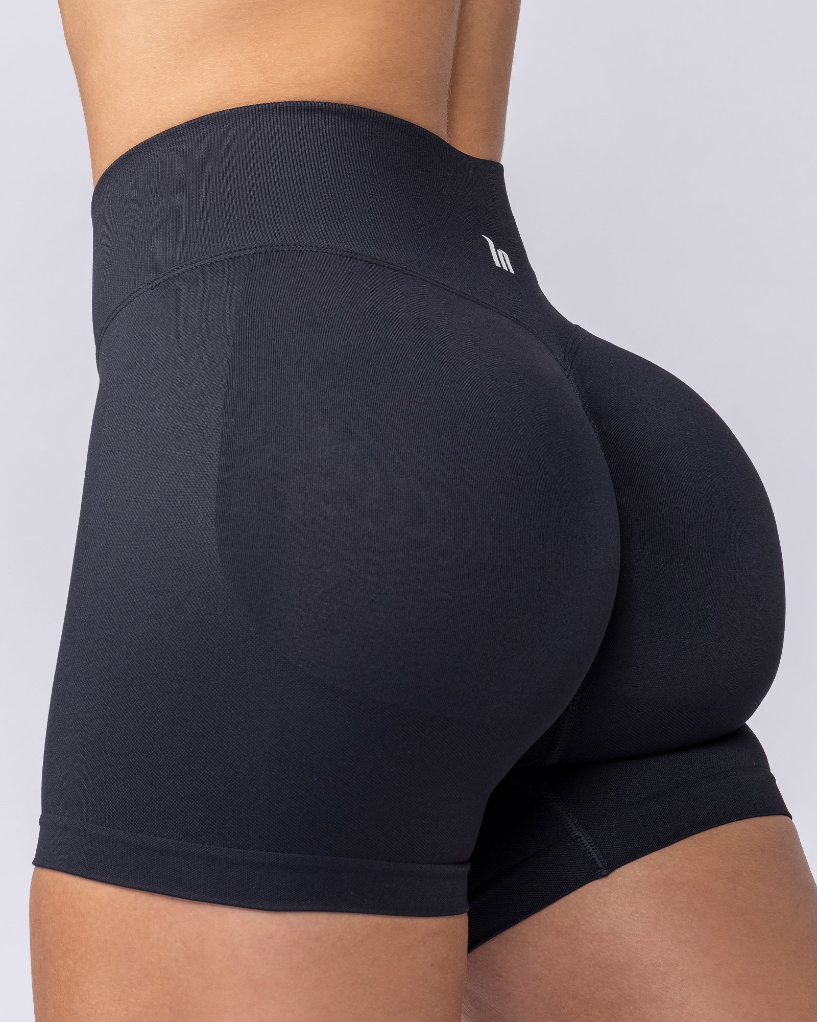 Muscle Nation Shorts Revealed Seamless Midway Shorts - Black