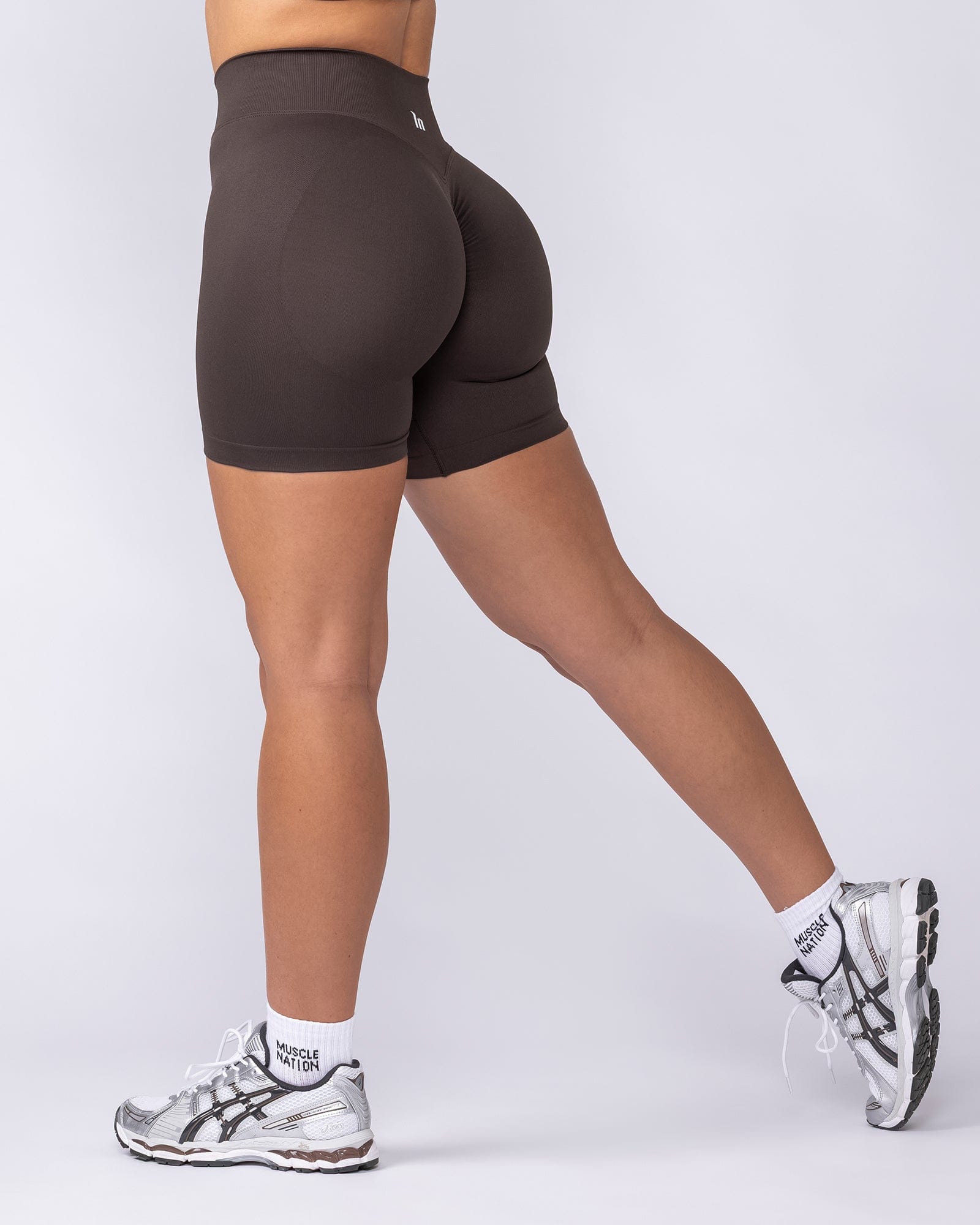 Muscle Nation Shorts Sculpt Seamless Midway Shorts - Cocoa