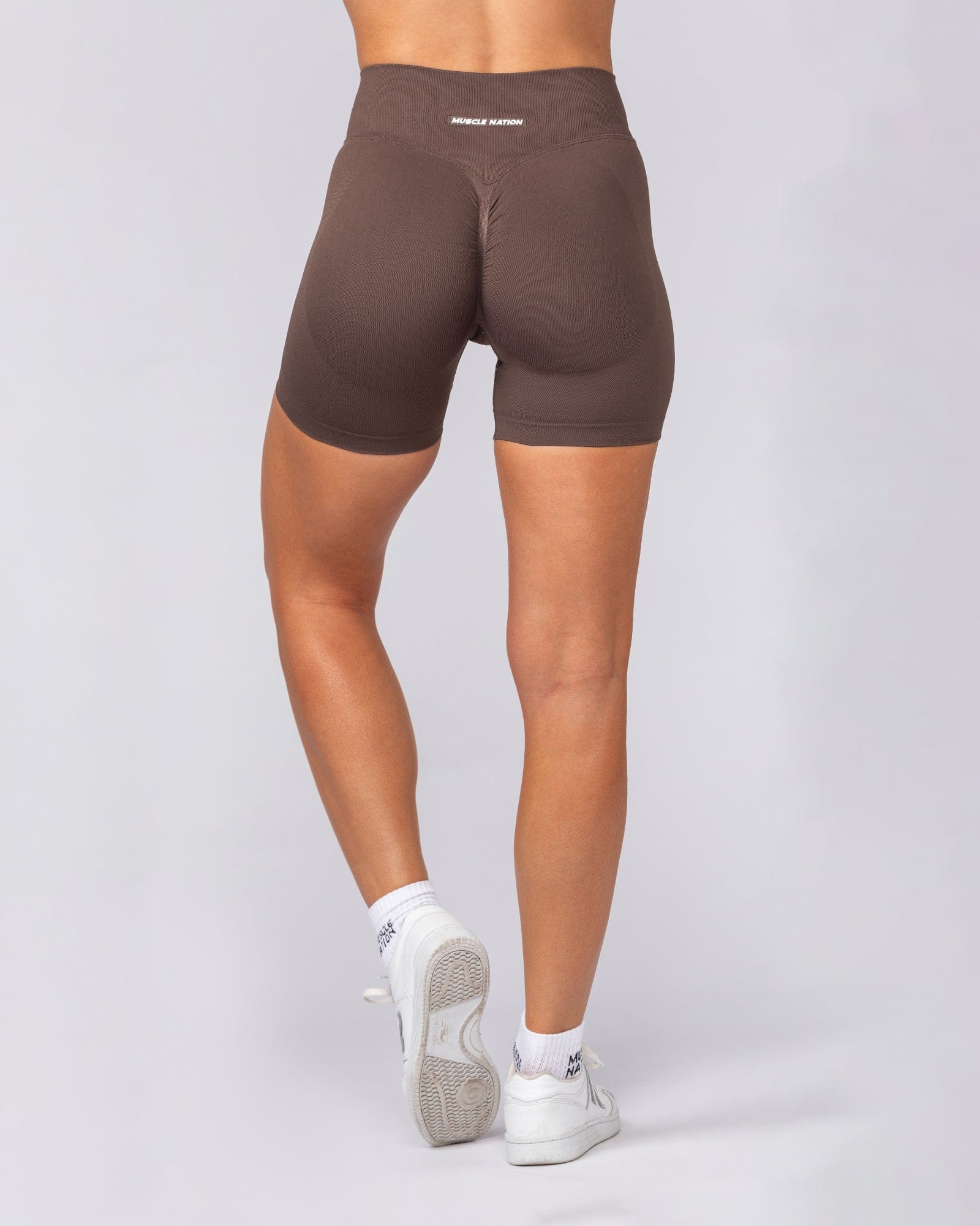 Muscle Nation Shorts Sculpt Seamless Midway Shorts - Cola