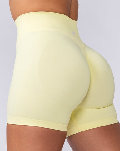 Muscle Nation Shorts Sculpt Seamless Midway Shorts - Limoncello