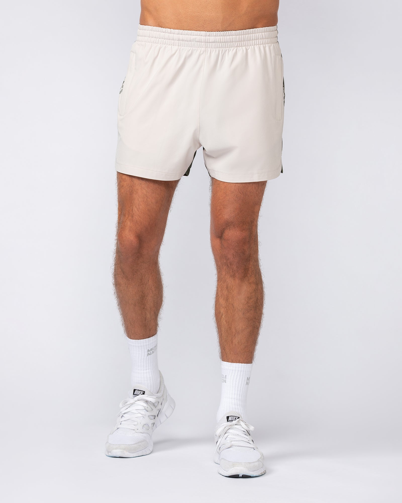 Muscle Nation Shorts Stride 3.5" Shorts - Cream / Dark Khaki