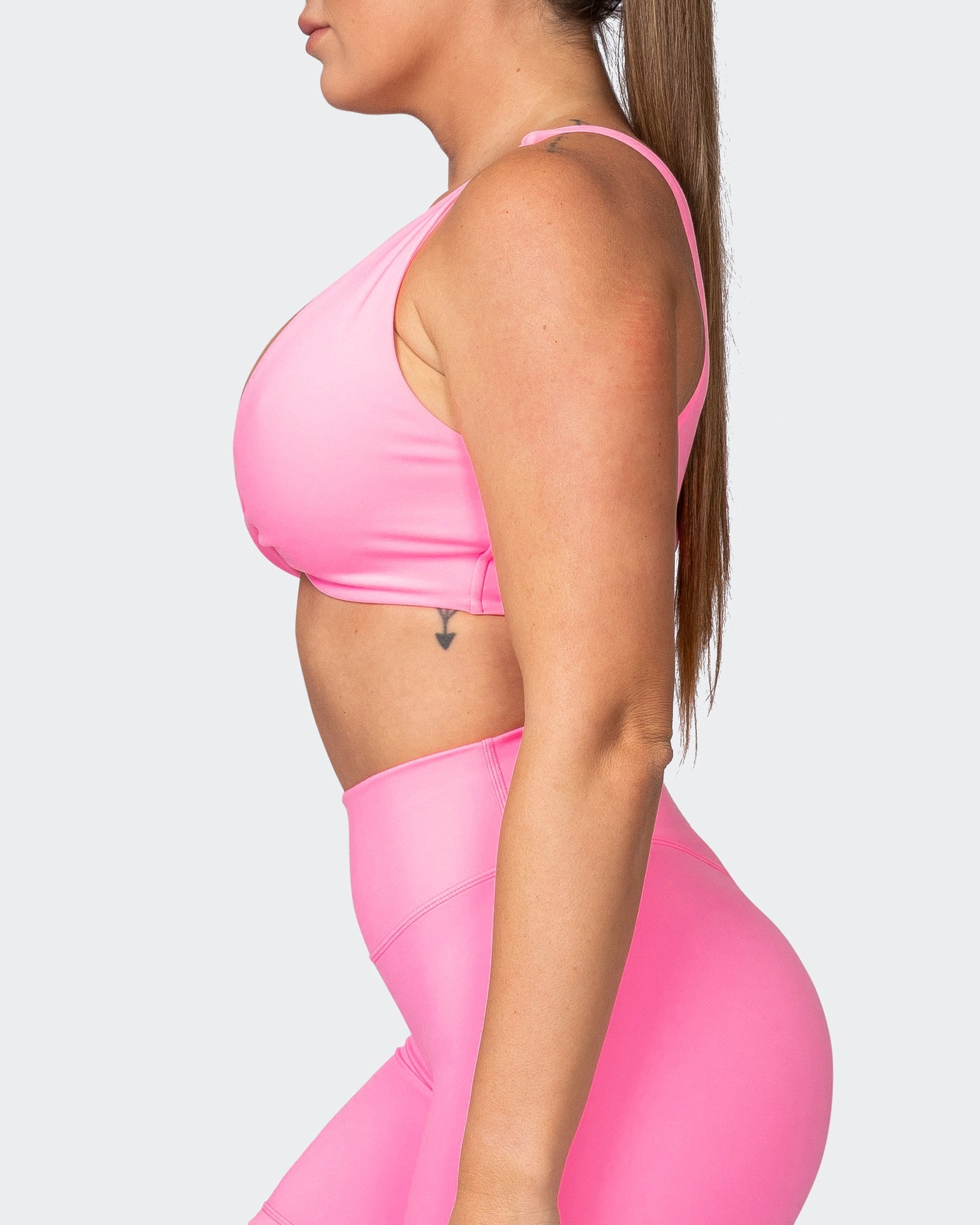 musclenation Sports Bras Demi Bralette - Shocking Pink