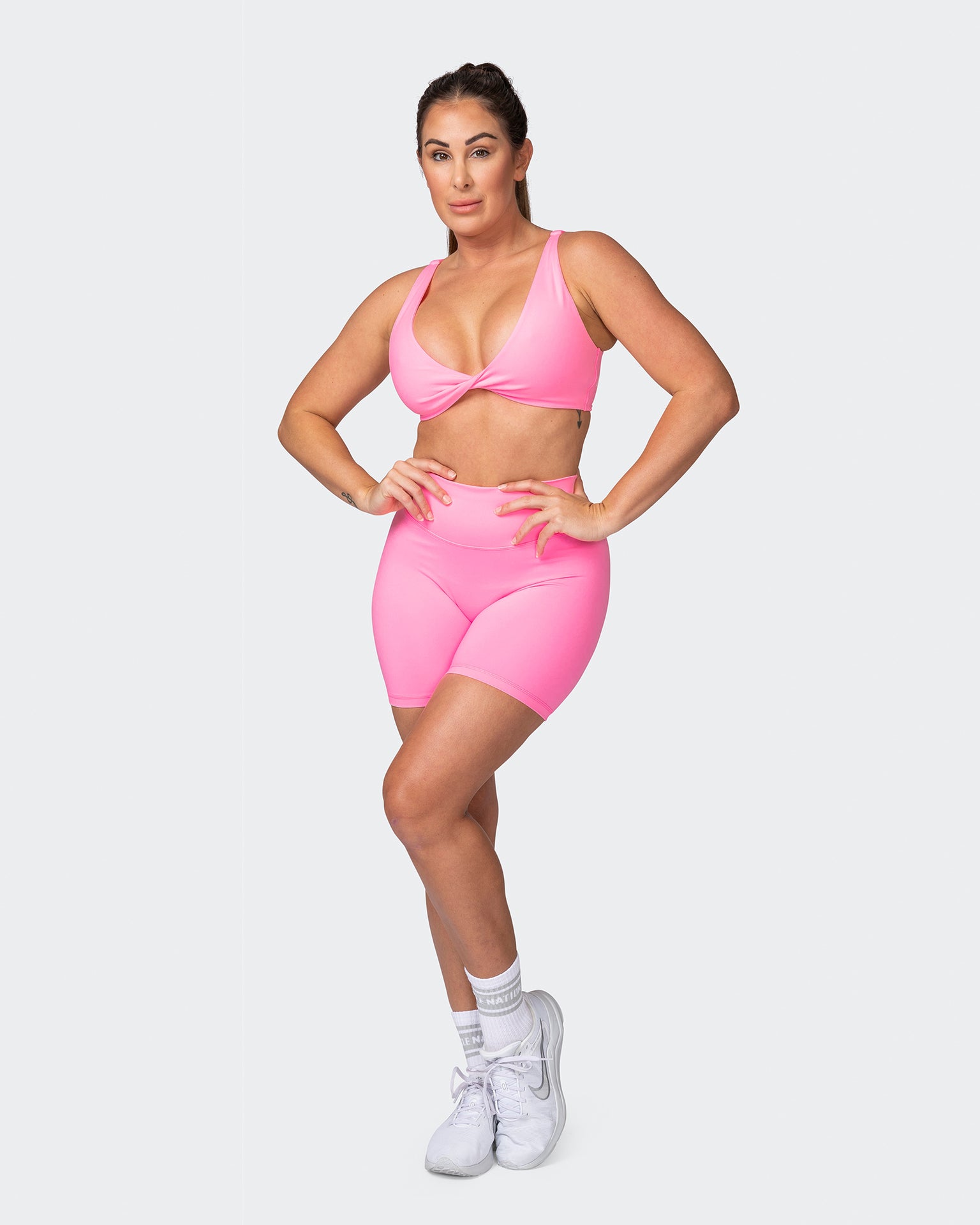 musclenation Sports Bras Demi Bralette - Shocking Pink