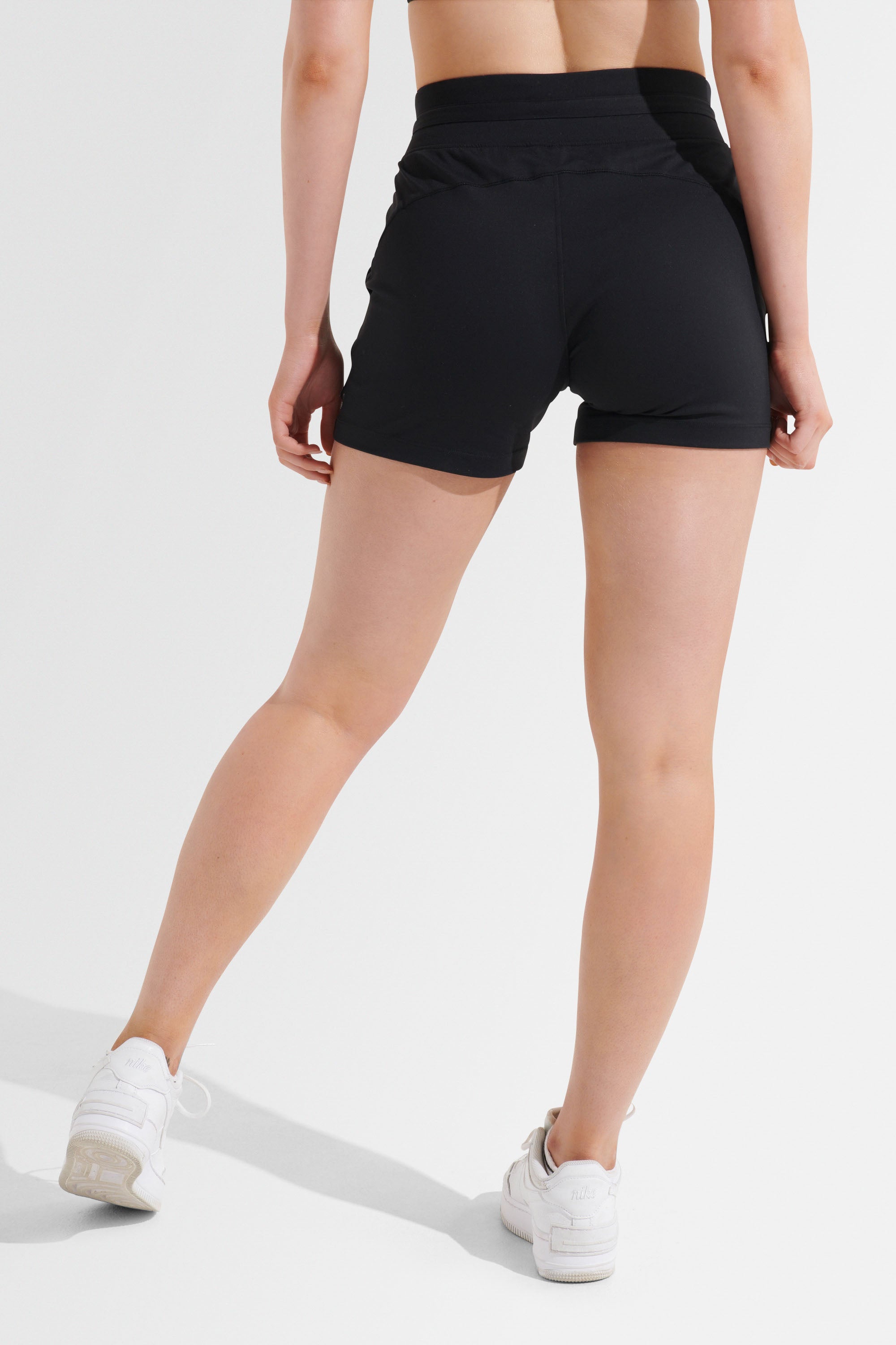 NEWTYPE Shorts Refined Shorts - Midnight Black