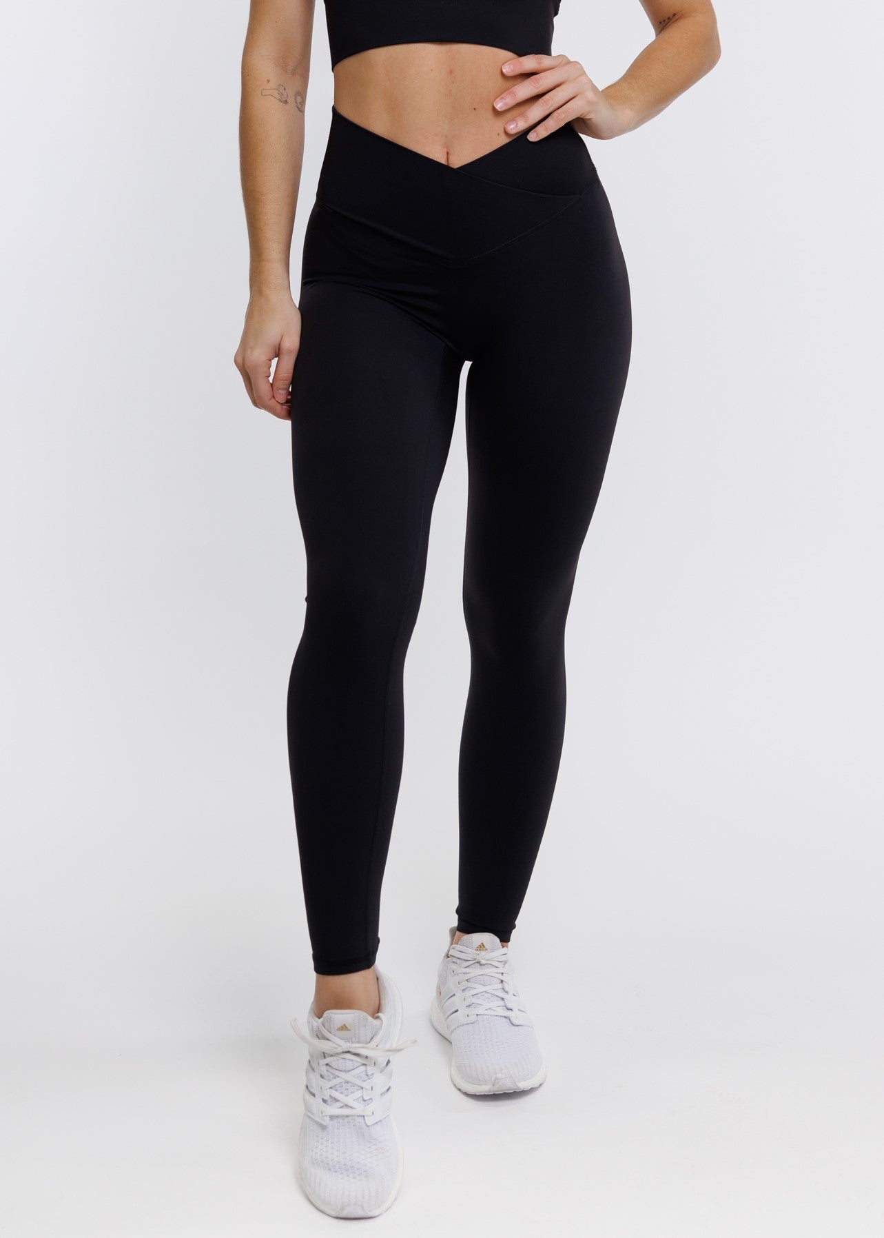 Evolve Apparel Elevate Cross Leggings - Black