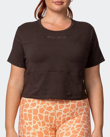 musclenation T-Shirts ELEVATE CROPPED TEE Cocoa
