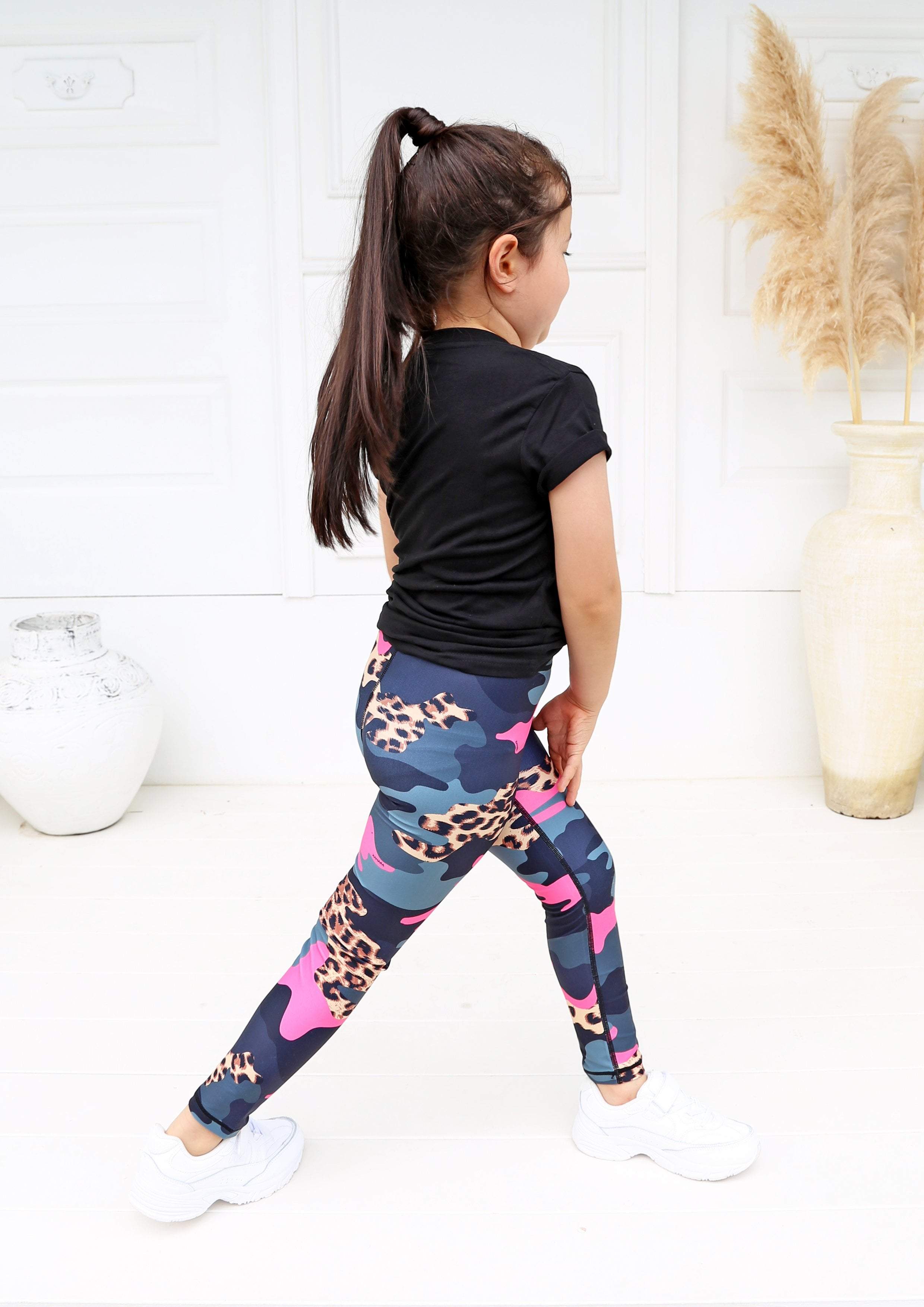 https://www.beactivewear.com.au/cdn/shop/products/xahara-activewear-junior-leggings-junior-leopard-camo-legging-33961290039465_2480x3508.jpg?v=1631959609